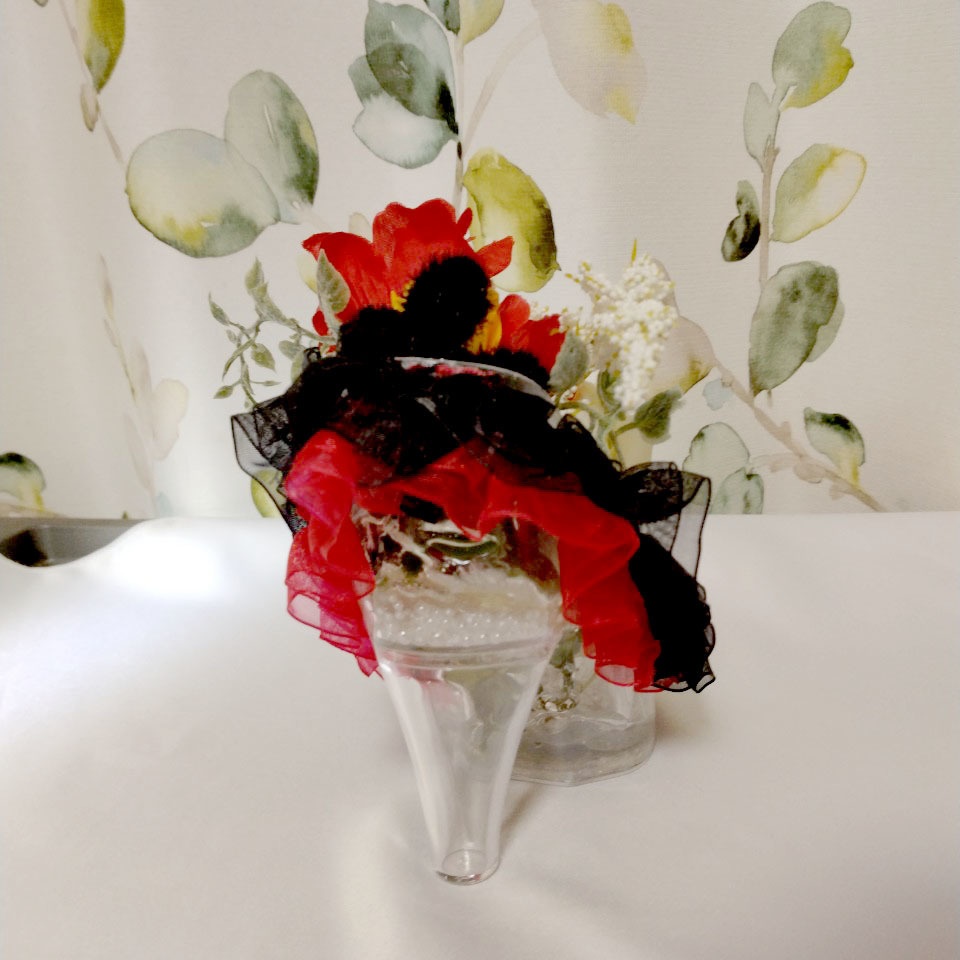 【ハーツラビュル寮イメージ】ヒールの靴&フラワーインテリア【ツイステッドワンダーランド】