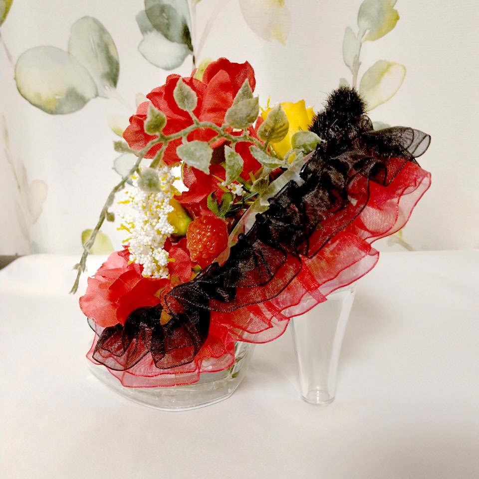 【ハーツラビュル寮イメージ】ヒールの靴&フラワーインテリア【ツイステッドワンダーランド】