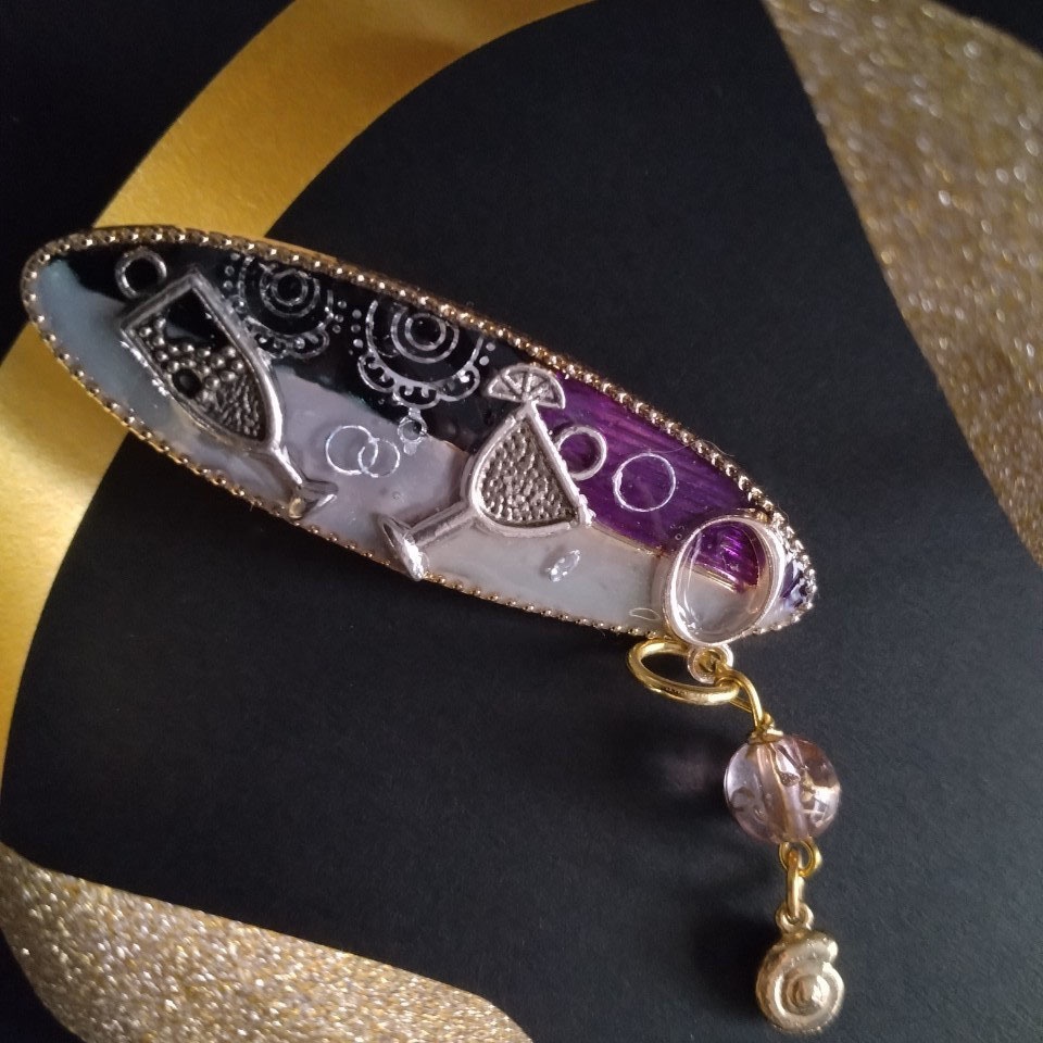 オクタヴィネル寮イメージイニシャルバレッタ【ツイステッドワンダーランド】