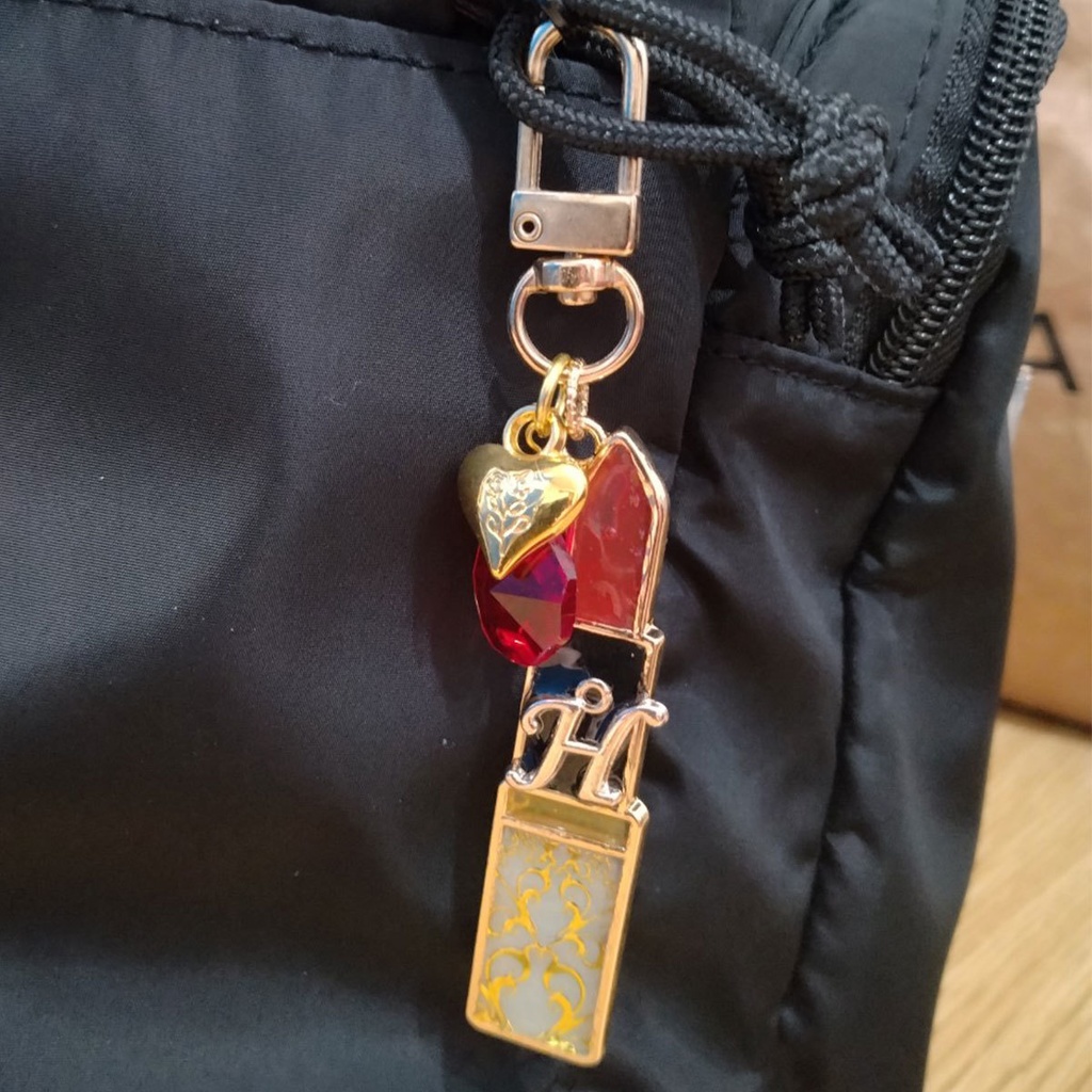 【ツイステッドワンダーランド】寮イメージリップキーホルダー