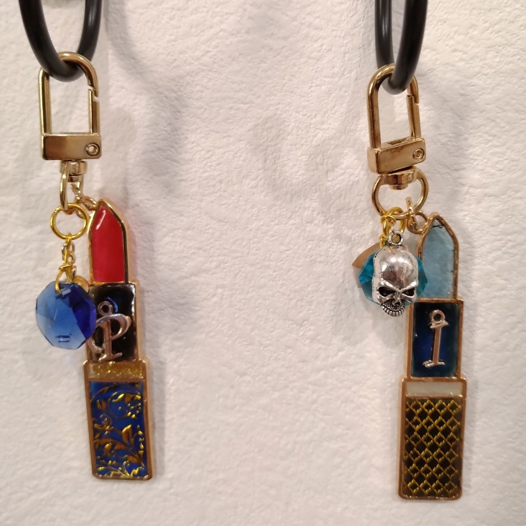 【ツイステッドワンダーランド】寮イメージリップキーホルダー