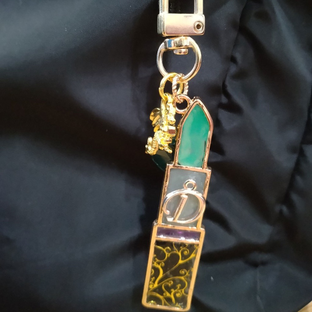 【ツイステッドワンダーランド】寮イメージリップキーホルダー