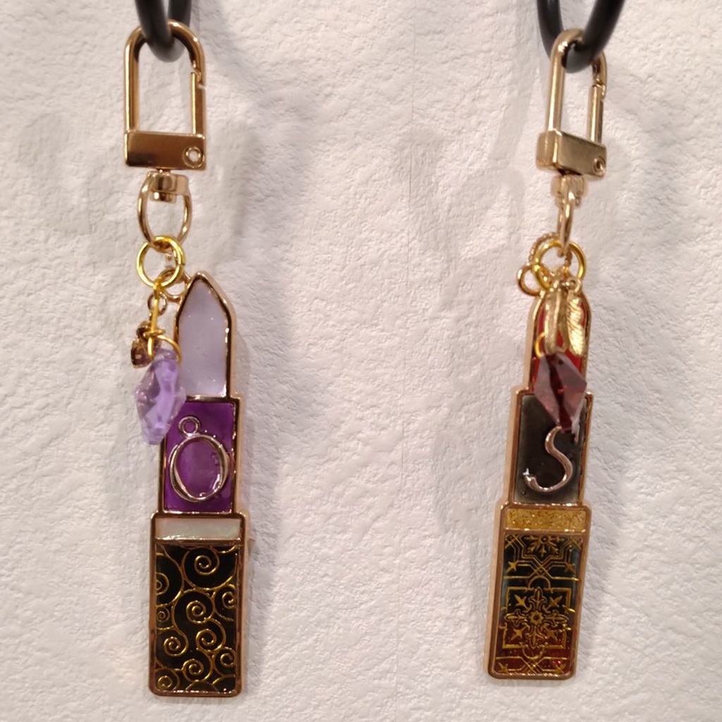 【ツイステッドワンダーランド】寮イメージリップキーホルダー