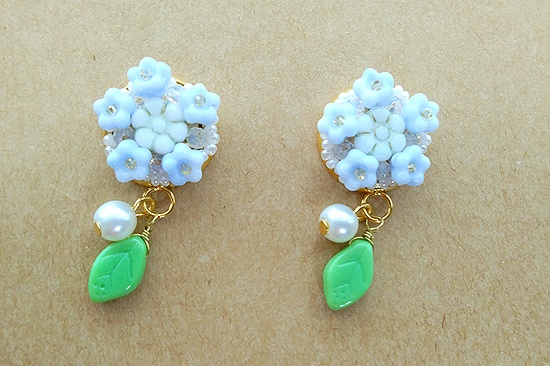 フラワーブーケカボションのイヤリング（B）