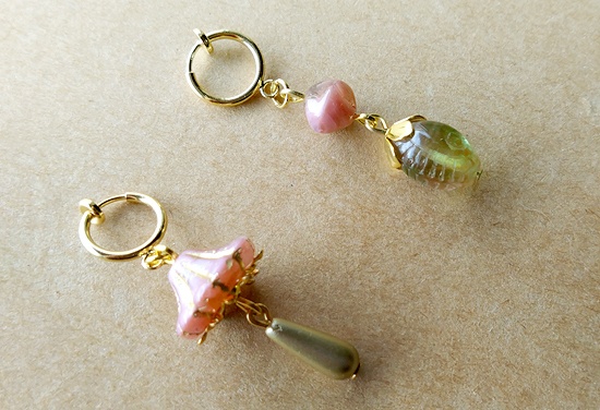 アシンメトリーイヤリング(魔法のキノコ)