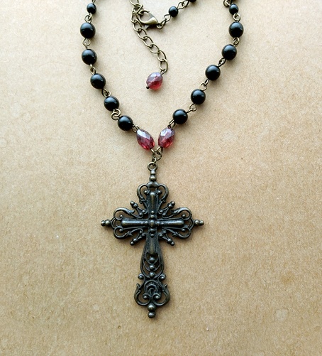 金古美ネックレス(十字架・ガーネット)