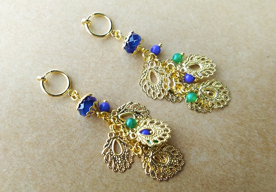 孔雀の羽根イヤリング