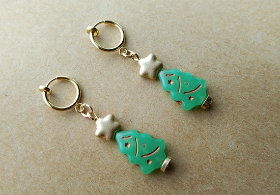 小さなツリーのイヤリング(バリエーション有)