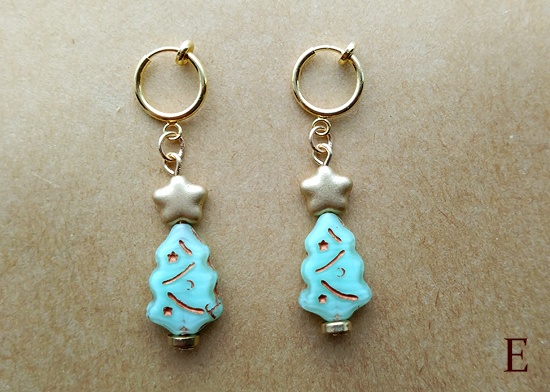 小さなツリーのイヤリング(バリエーション有)