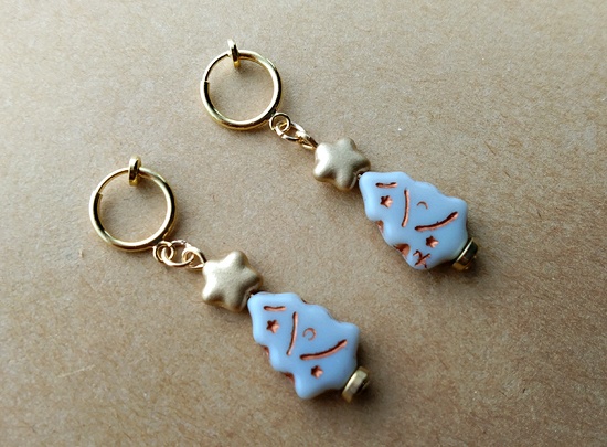 小さなツリーのイヤリング(バリエーション有)