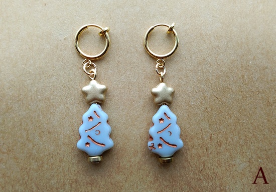 小さなツリーのイヤリング(バリエーション有)