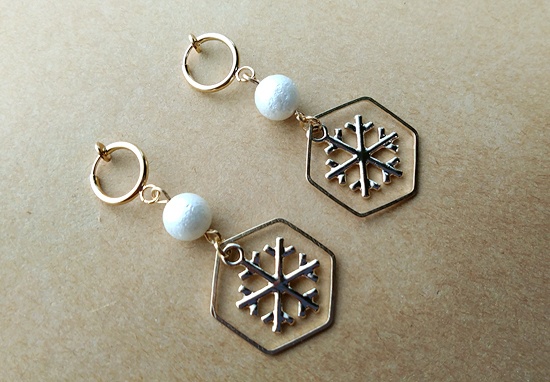 雪の結晶イヤリング