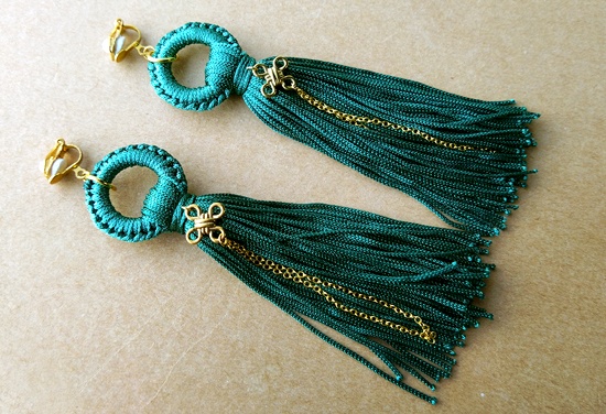 輪結びタッセルのイヤリング(B)