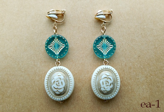 バラエティオーナメントのイヤリング(バリエーション有)