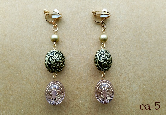 バラエティオーナメントのイヤリング(バリエーション有)