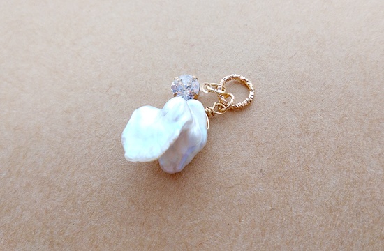 立体淡水パールのネックレスチャーム