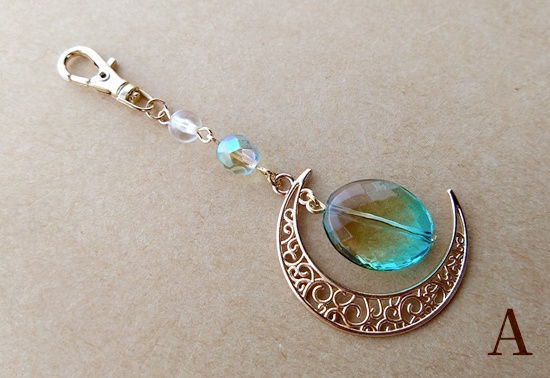 三日月とグラデ結晶のナスカンチャーム(バリエーション有)