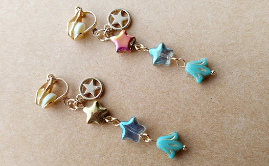 連なる星のイヤリング(A)