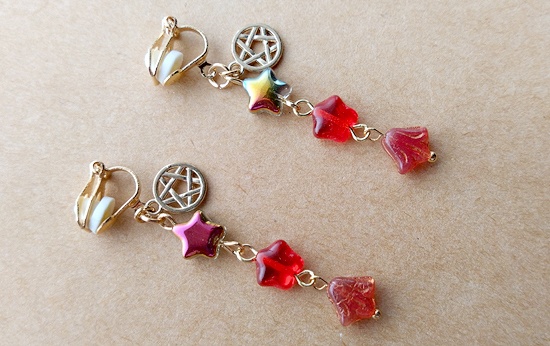 連なる星のイヤリング(B)