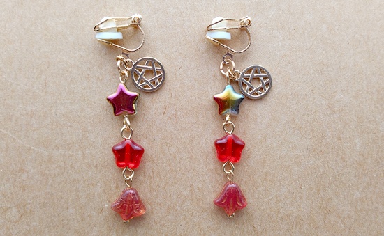 連なる星のイヤリング(B)