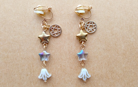 連なる星のイヤリング(C)