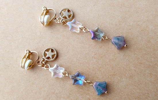 連なる星のイヤリング(D)