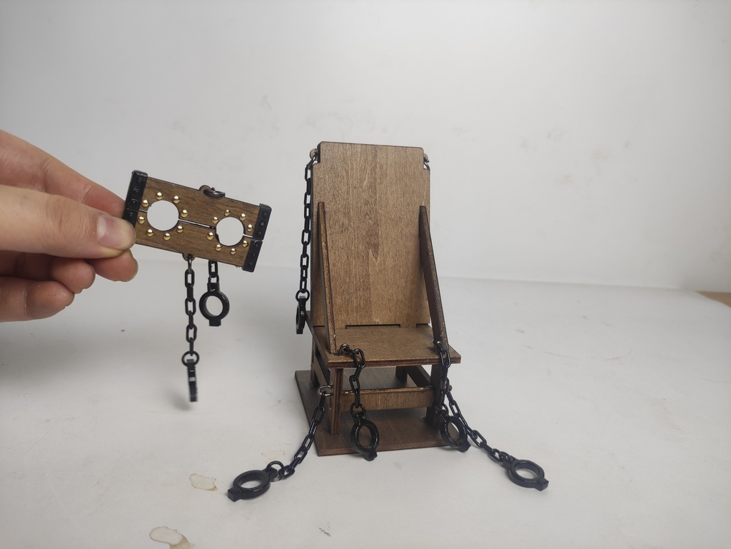 1/12　拘束椅子　足枷