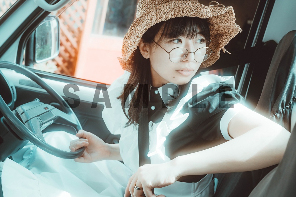 【写真集+DLデータ】メイド「summer maid」