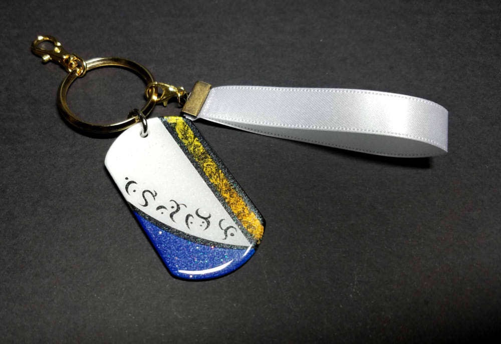 東方デザインタグプレート【比那名居 天子】