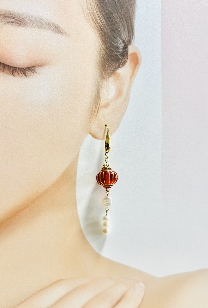 壬猫概念アクセサリー『朱色のランタン』