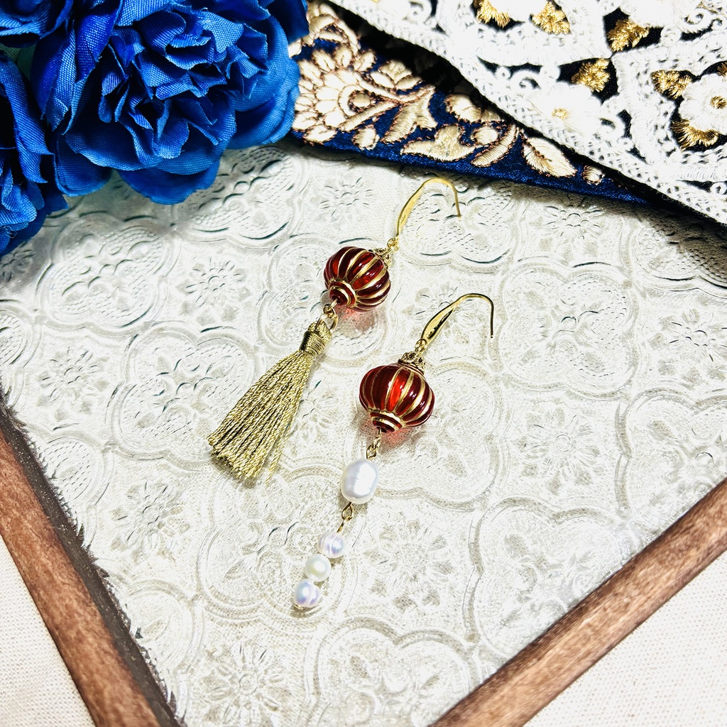 壬猫概念アクセサリー『朱色のランタン』