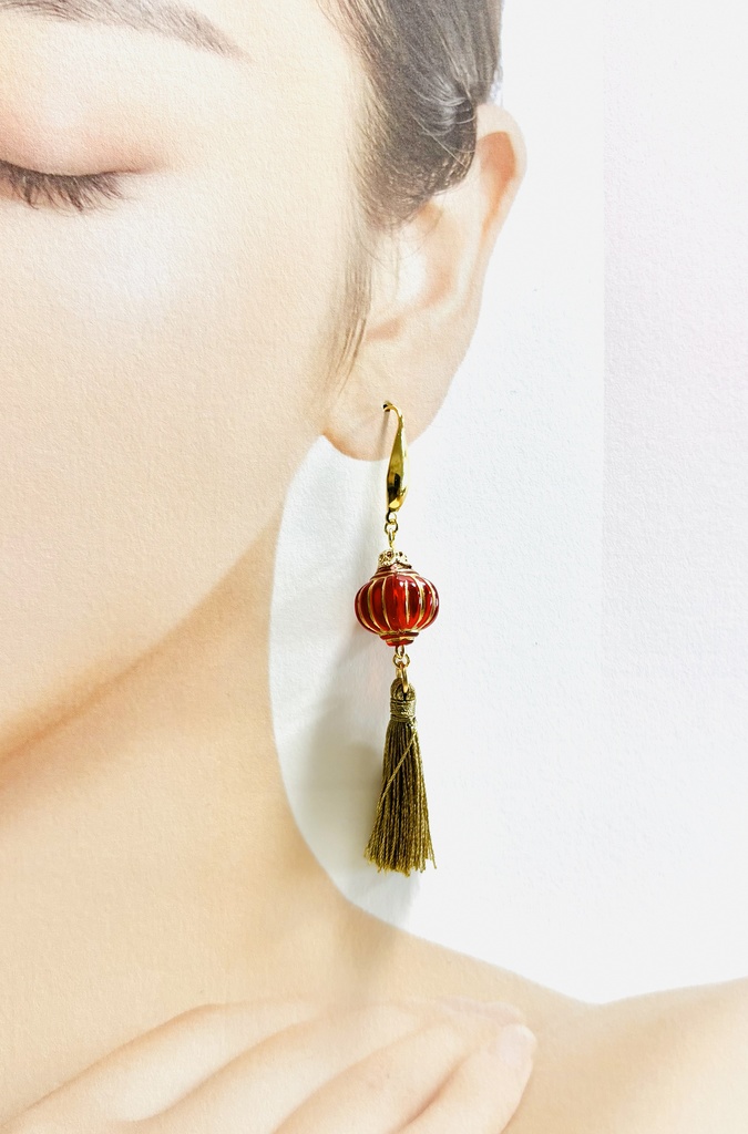 壬猫概念アクセサリー『朱色のランタン』