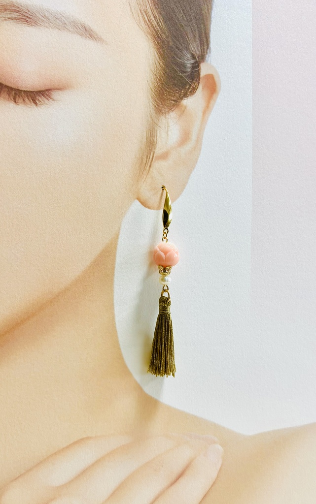 壬猫概念アクセサリー『桃の蓮』