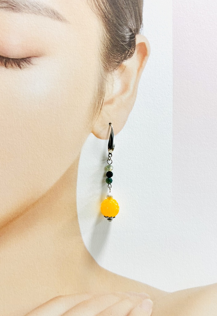 壬猫概念アクセサリー『橙の蓮(銀)』