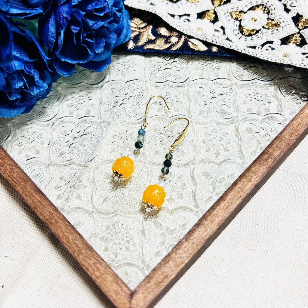 壬猫概念アクセサリー『橙の蓮（金）』