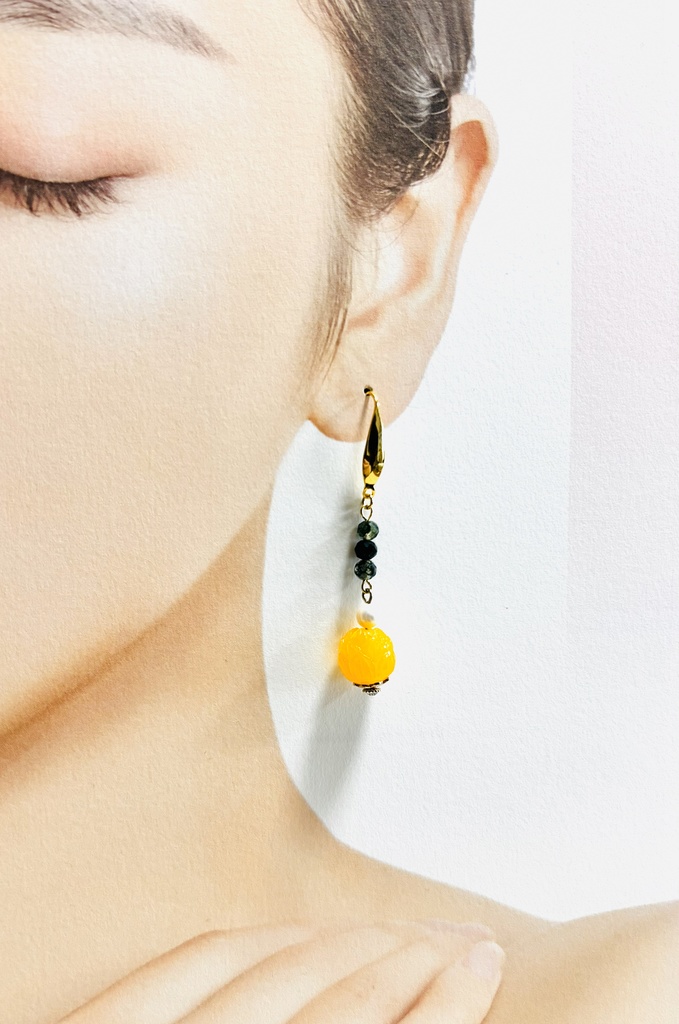 壬猫概念アクセサリー『橙の蓮(金)』