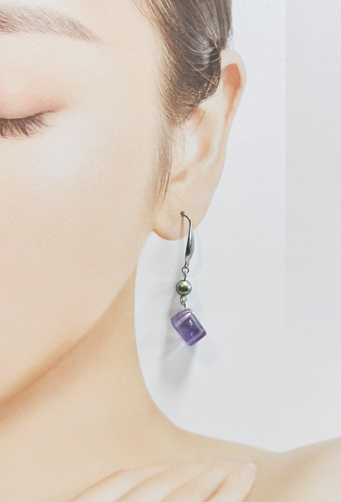 壬猫概念アクセサリー『紫水晶と緑の雫(銀)』