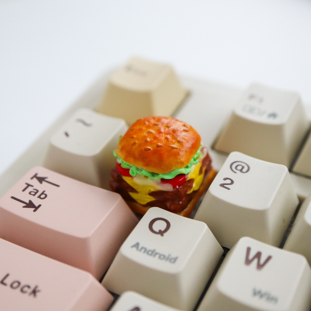 食欲そそる!ボリューミーなハンバーガーキーキャップ