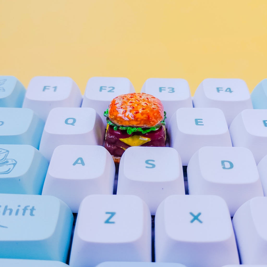 食欲そそる!ボリューミーなハンバーガーキーキャップ