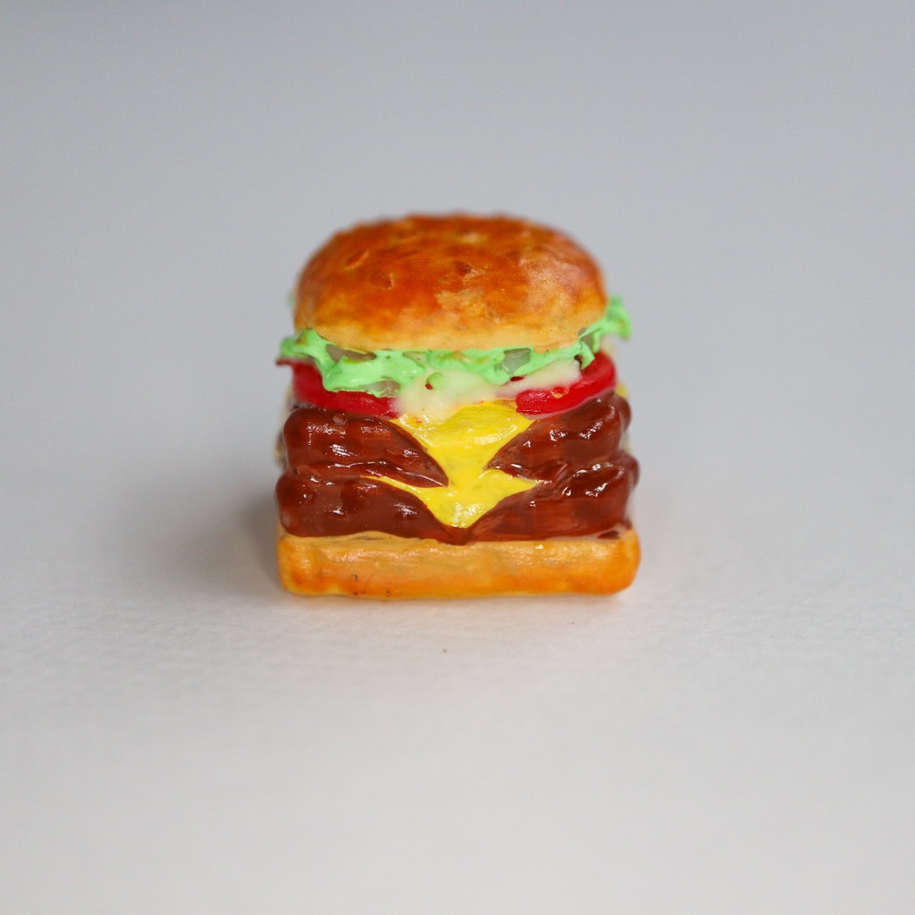 食欲そそる!ボリューミーなハンバーガーキーキャップ