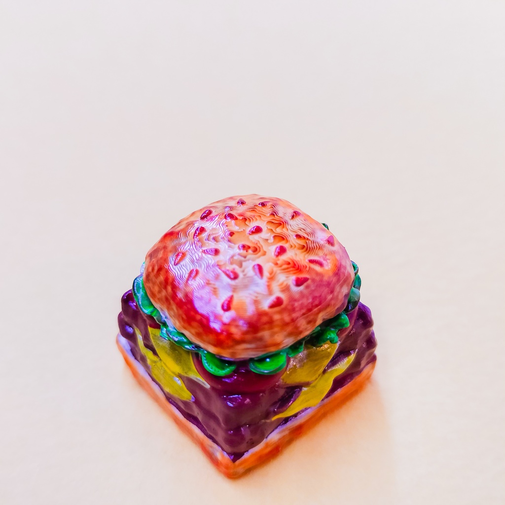 食欲そそる!ボリューミーなハンバーガーキーキャップ