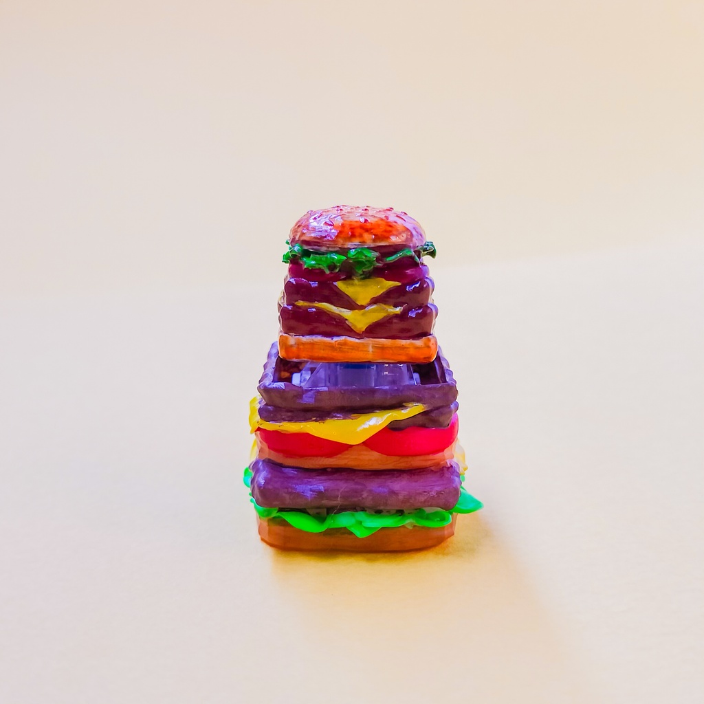 食欲そそる!ボリューミーなハンバーガーキーキャップ