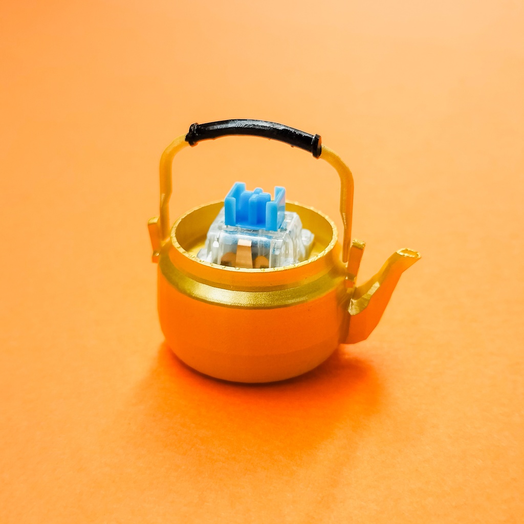 キーボードから湯気が立ちそうなカップラーメンなキーキャップ