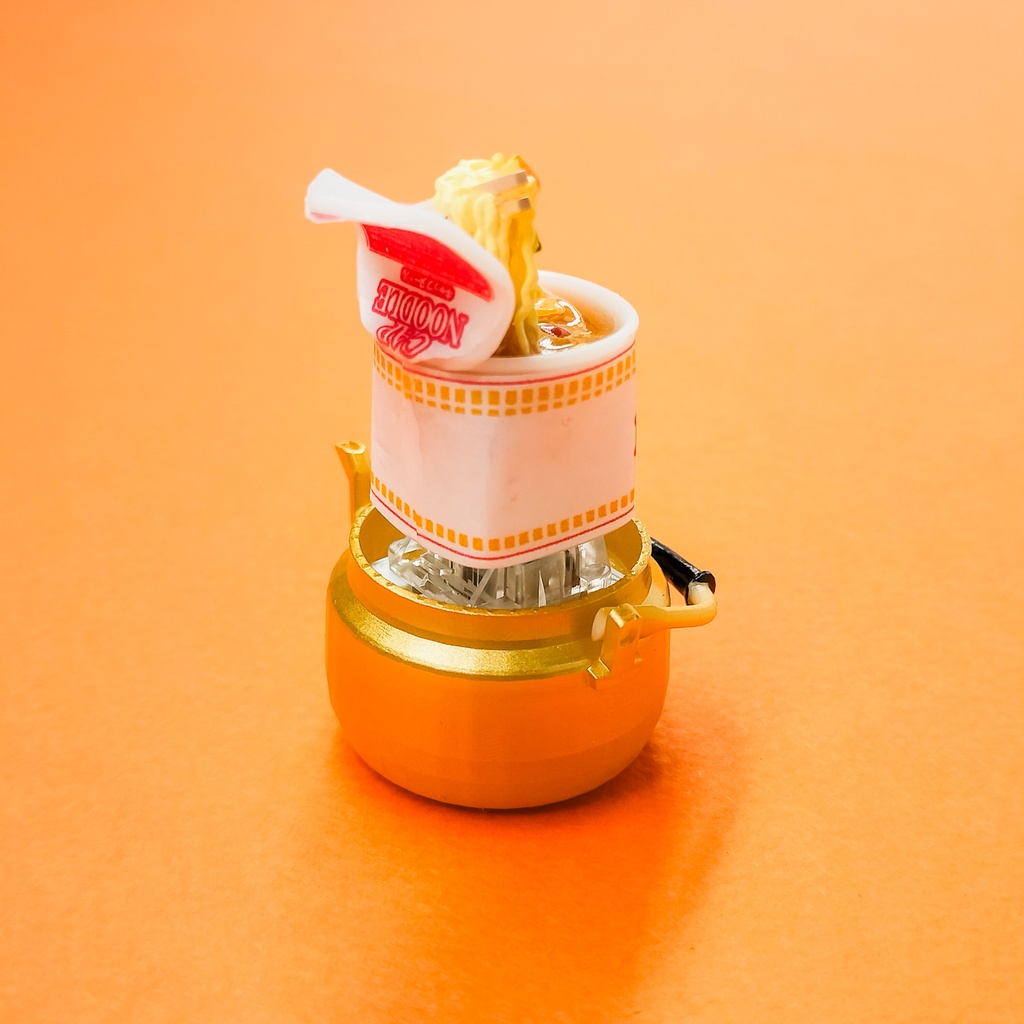 キーボードから湯気が立ちそうなカップラーメンなキーキャップ