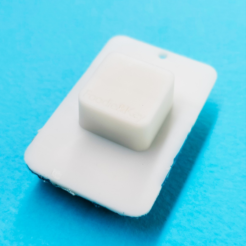 指先に噛みつく存在感!サメのキーキャップ