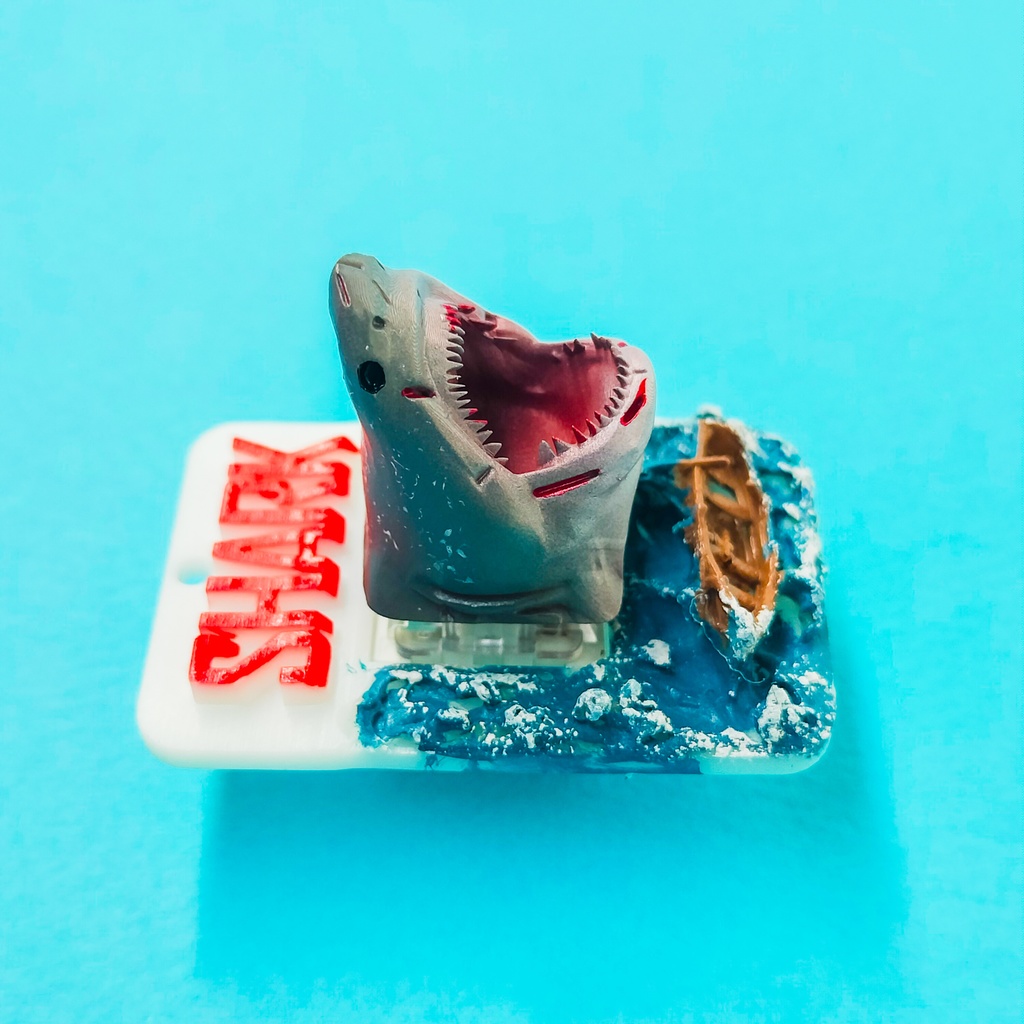 指先に噛みつく存在感!サメのキーキャップ
