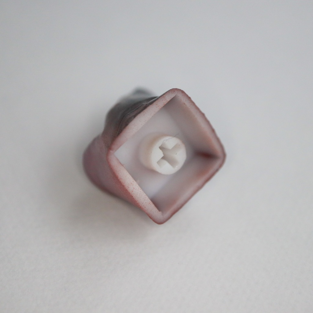 指先に噛みつく存在感!サメのキーキャップ