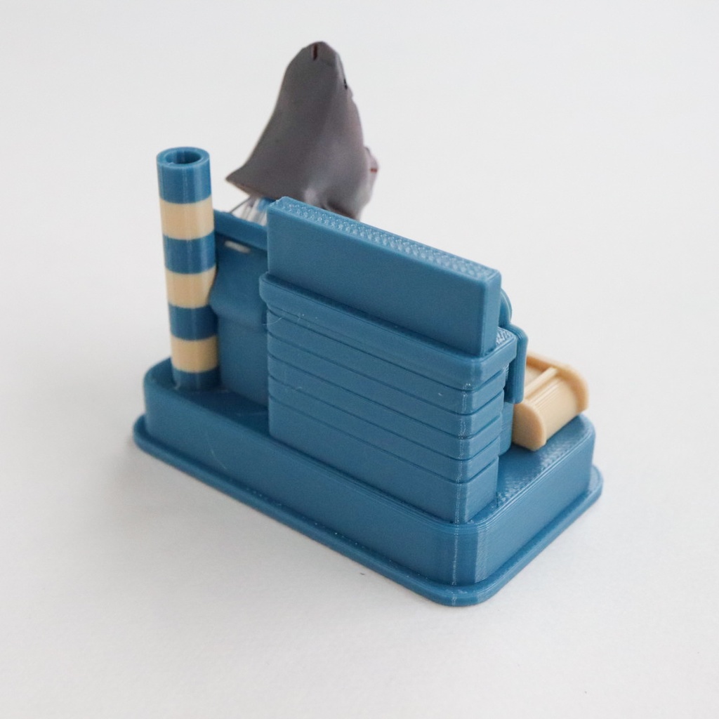 指先に噛みつく存在感!サメのキーキャップ