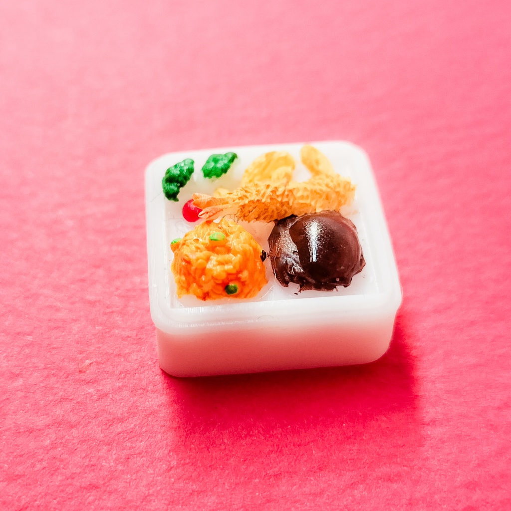 かわいさ満点!にこちゃんポテト付きお子様ランチキーキャップ