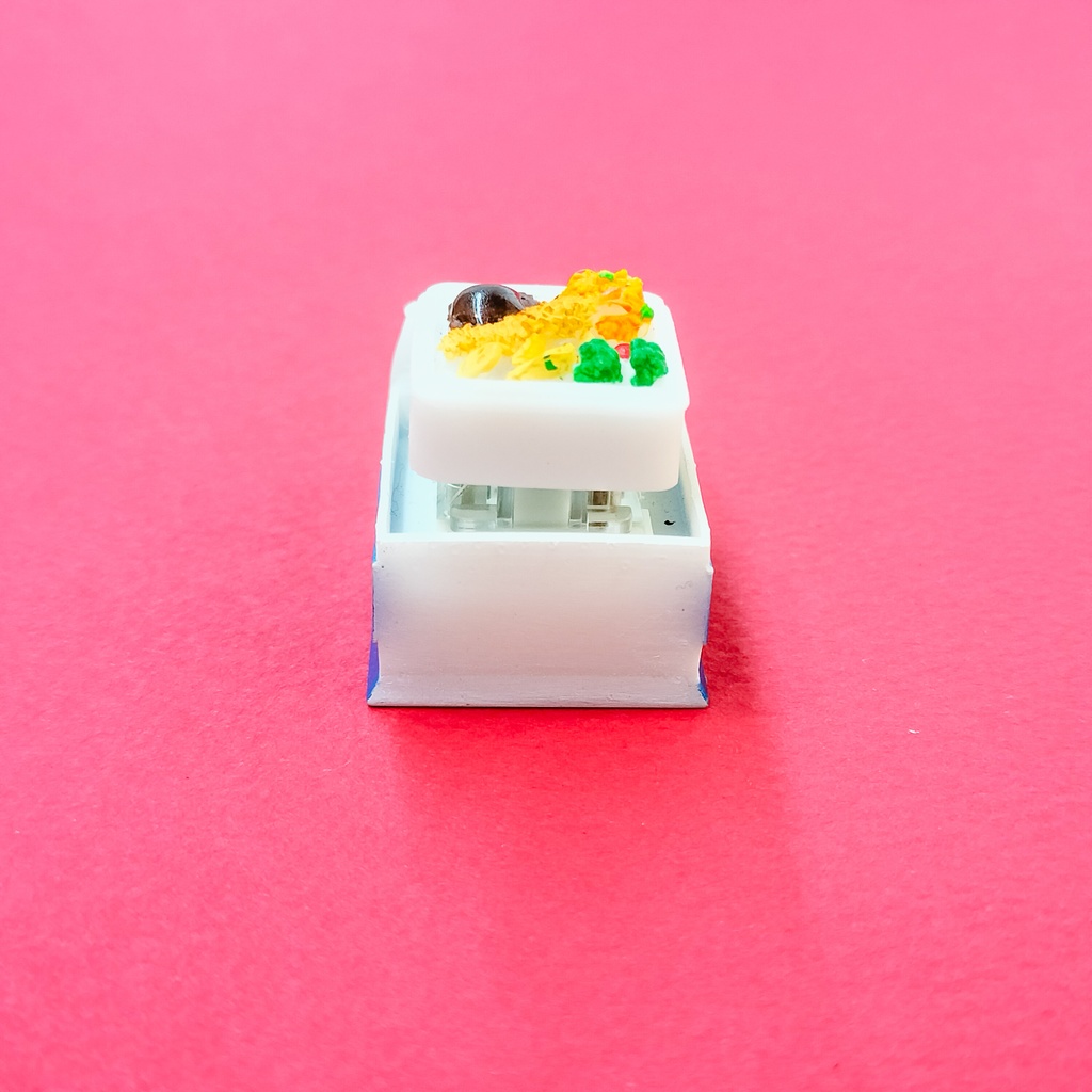 かわいさ満点!にこちゃんポテト付きお子様ランチキーキャップ